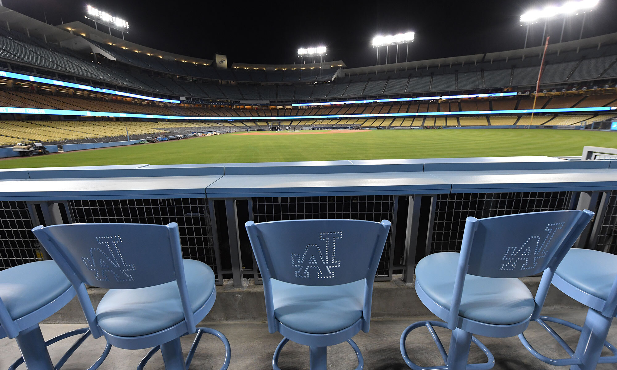 home run seats dodger stadium